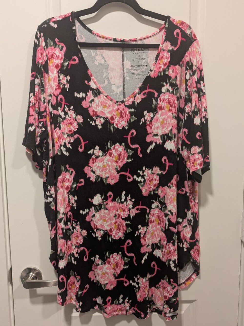 Torrid Breast Cancer Awareness Tunic Super Soft Floral Black 4X